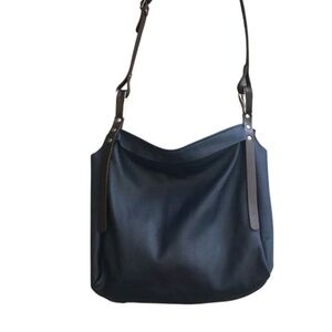 Dean. B29 Zip-top, stainless thimble Crossbody Leather Bag in Brown